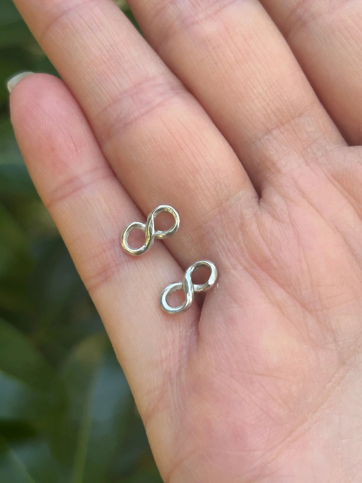 Tarob Silver Infinity Earrings Métis Trading Post